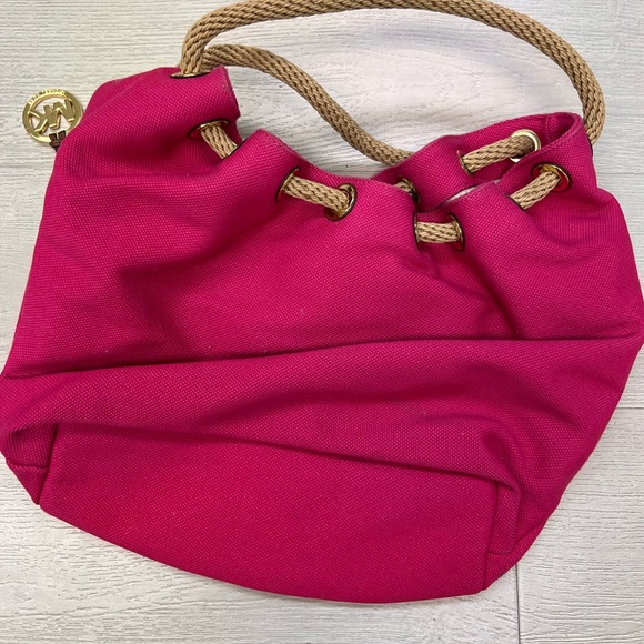 Michael Kory’s pink bag - Picture 5 of 5